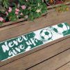 Neve rgive up足球提花運動毛巾